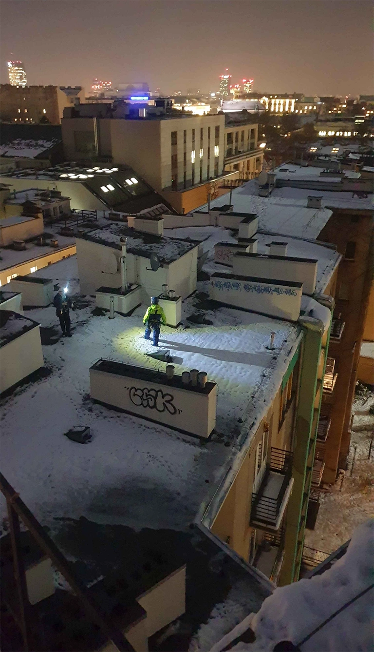 zaśnieżone dachy